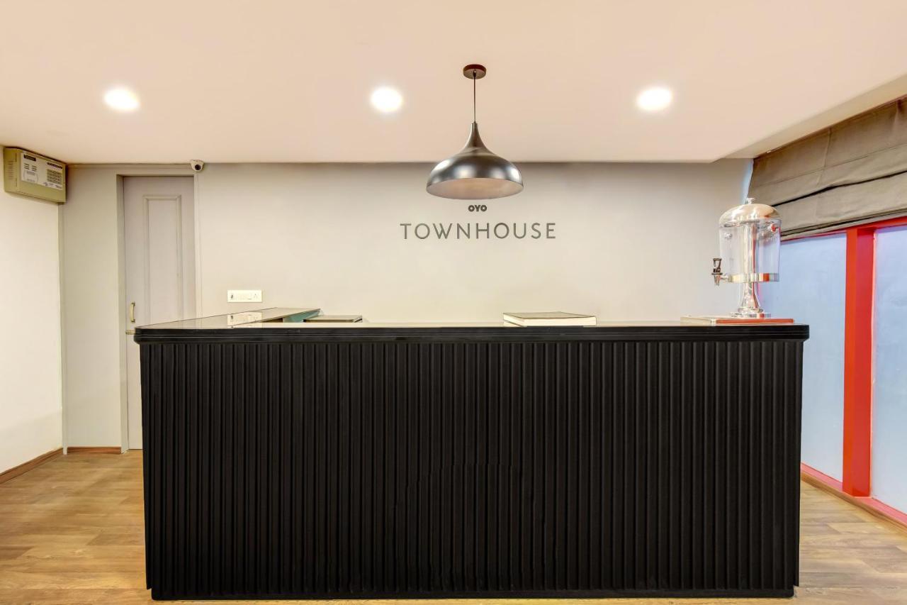 Oyo Townhouse 115 Patel Nagar Hotel New Delhi Exterior photo